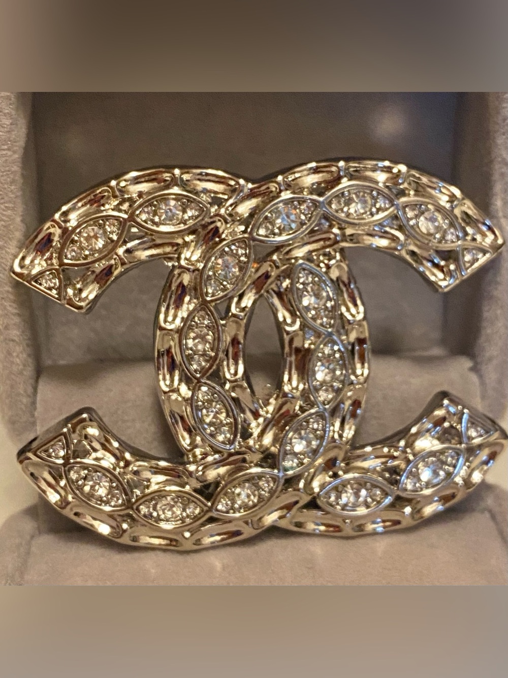 Fashion Jewelry Silver Crystal Interlocking Logo C-C Luxury Brooch